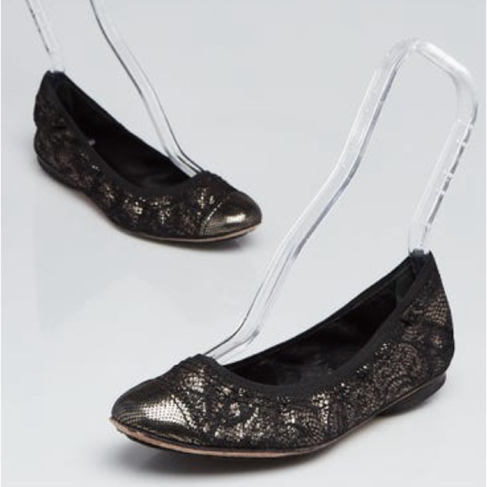 Black Bandolino B Flexible Edition ballet flats with a metallic silver pattern